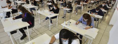 Studentesse e studenti durante il primo test di ammissione a Medicina nel 2020 ©UniTrento ph. Giovanni Cavulli