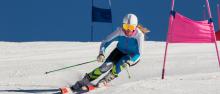 Una gara di slalom femminile
