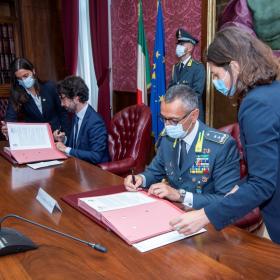 Un momento della firma a Roma ©GdF